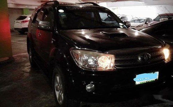 Black Toyota Fortuner 2010 Automatic Diesel for sale 