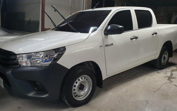 Sell White 2019 Toyota Hilux at 1900 km-1