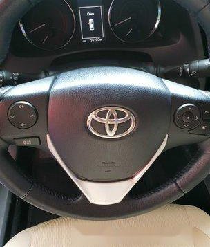 Sell Black 2017 Toyota Corolla Altis Automatic Gasoline at 14000 km -9