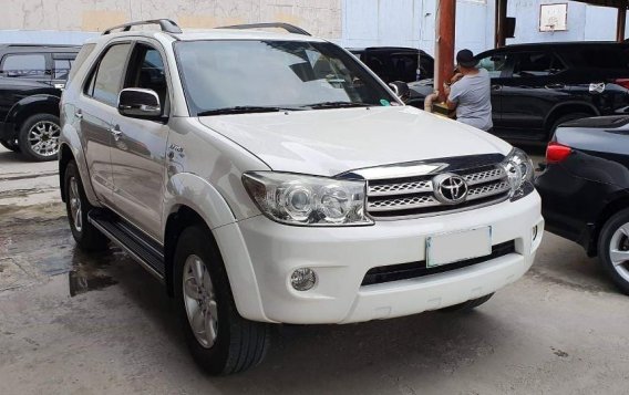 White 2010 Toyota Fortuner for sale 
