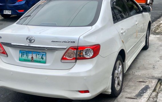 2013 Toyota Corolla Altis for sale in Mandaluyong City-3