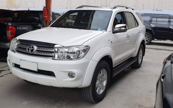 White 2010 Toyota Fortuner for sale -1