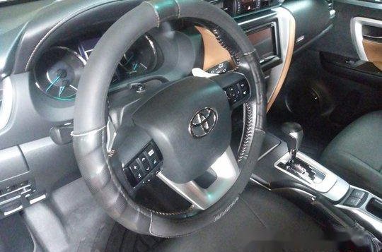 Black Toyota Fortuner 2017 Automatic Diesel for sale-5