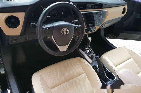 Sell Black 2017 Toyota Corolla Altis Automatic Gasoline at 14000 km -4