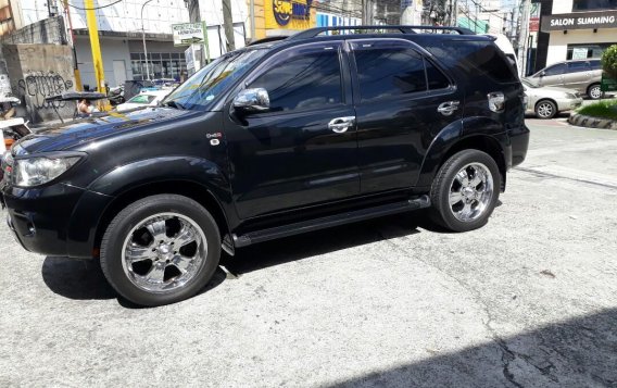 2010 Toyota Fortuner for sale in Quezon City-1