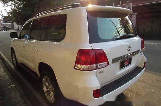White Toyota Land Cruiser 2009 at 50001 km for sale-2