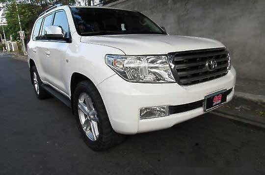 White Toyota Land Cruiser 2009 at 50001 km for sale