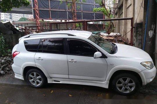 Selling White Toyota Rav4 2008 in Quezon City -1