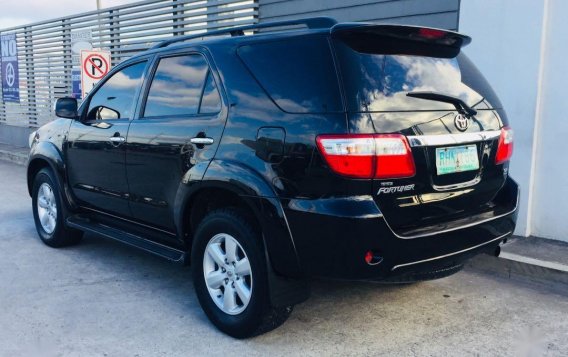 Toyota Fortuner 2009 at 90000 km for sale -2