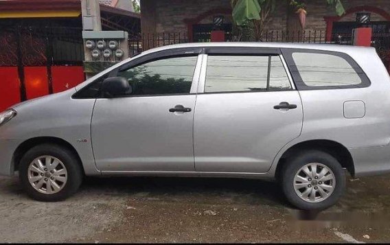 Silver Toyota Innova 2010 Manual Diesel for sale -1