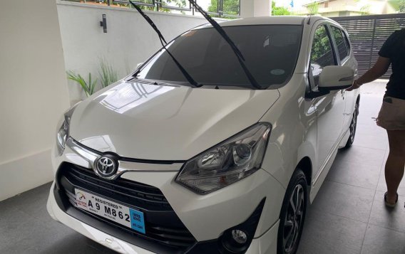 Selling White Toyota Wigo 2019 in Quezon City-3