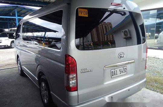 Selling Silver Toyota Hiace 2018 Manual Diesel at 17250 km -2