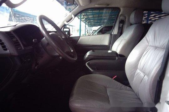 White Toyota Hiace 2013 at 59536 km for sale -4