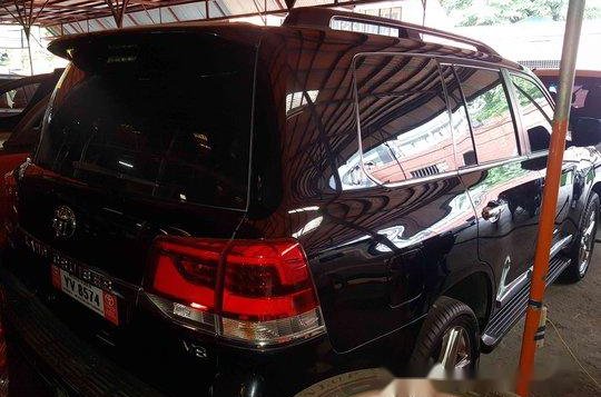 Black Toyota Land Cruiser 2016 at 14000 km for sale-2