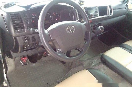 Selling Silver Toyota Hiace 2018 Manual Diesel at 17250 km -4