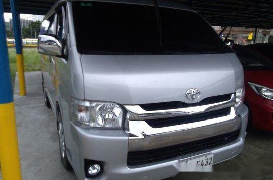 Selling Silver Toyota Hiace 2018 Manual Diesel at 17250 km -1