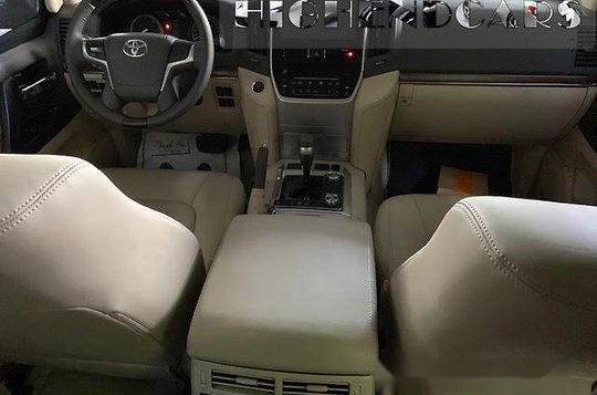 Sell White 2019 Toyota Land Cruiser Automatic Diesel-4