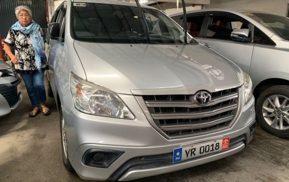 Selling Silver Toyota Innova 2015 in Quezon City-1