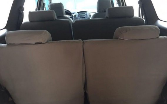 2011 Toyota Innova for sale in Quezon City-7