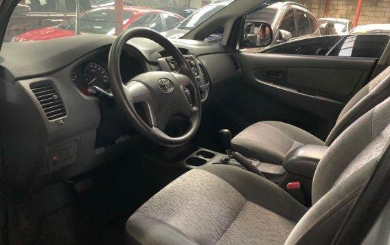 Selling Silver Toyota Innova 2015 in Quezon City-3