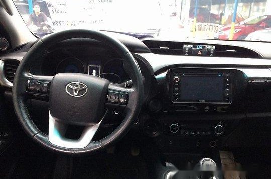 Selling Toyota Hilux 2016 Manual Diesel -7