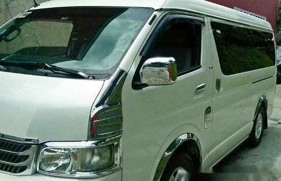 Sell White 2009 Toyota Hiace Automatic Diesel at 90000 km-2