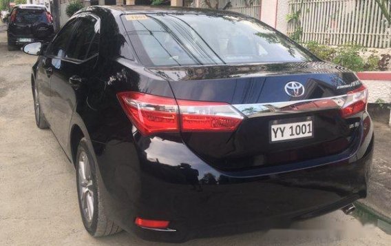 Selling Black Toyota Corolla Altis 2016 at 42000 km-1