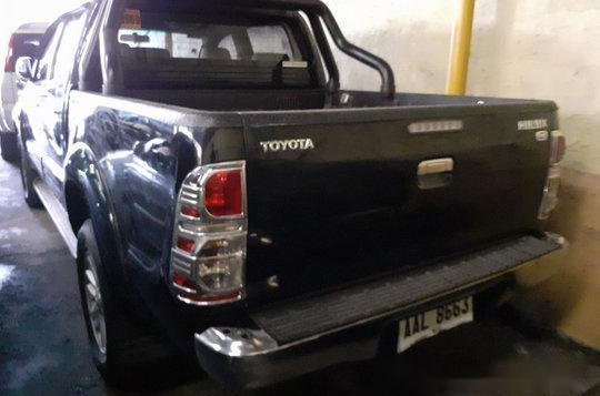 Selling Black Toyota Hilux 2014 Automatic Diesel-3