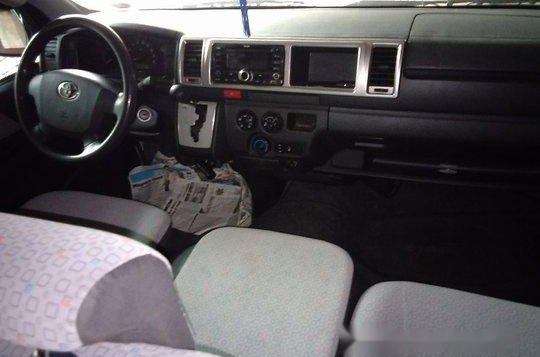Sell White 2015 Toyota Hiace Automatic Diesel at 45386 km-5