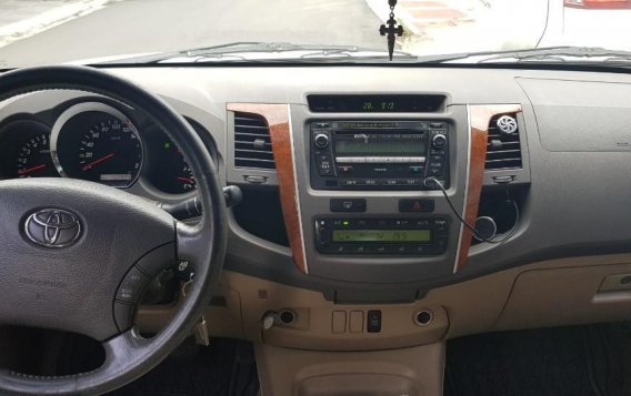 Toyota Fortuner 2009 for sale in Quezon City-4