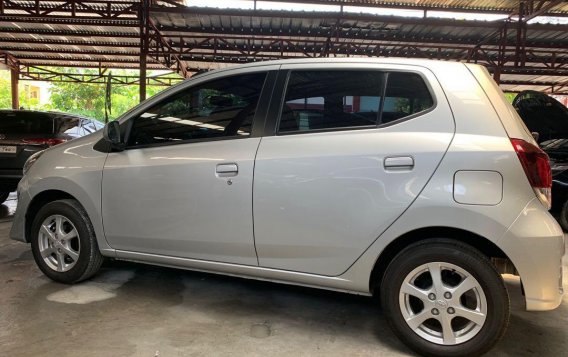 Selling Silver Toyota Wigo 2019 in Quezon City -3