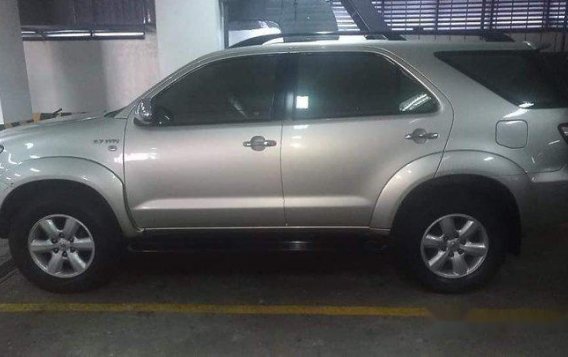 Selling Toyota Fortuner 2011 Automatic Gasoline -1