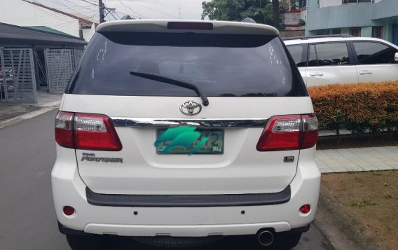 Toyota Fortuner 2009 for sale in Quezon City-3