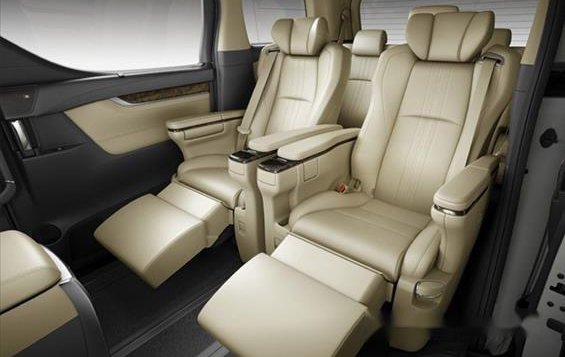 Selling Toyota Alphard 2019 Automatic Gasoline -5