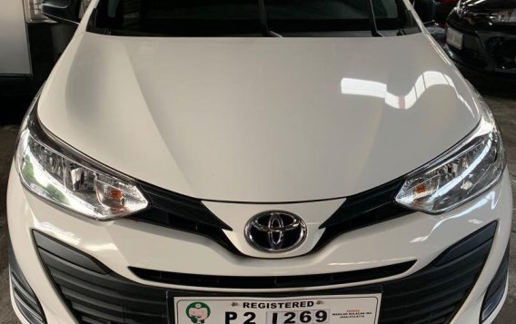 Selling White Toyota Vios 2019 in Quezon City-2