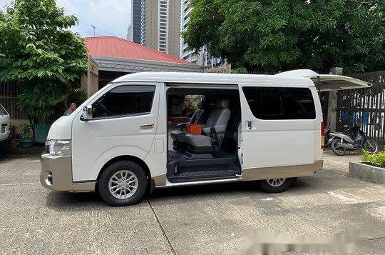 White Toyota Hiace 2016 at 10966 km for sale -4