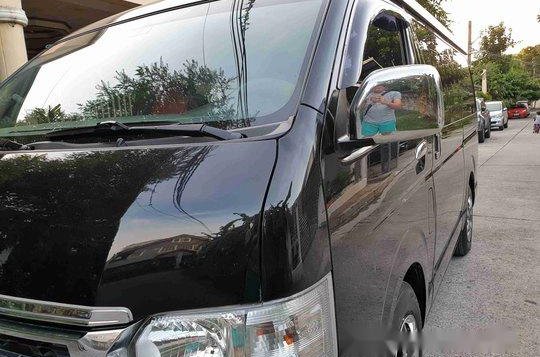 Selling Black Toyota Hiace 2018 Automatic Diesel at 19000 km -2