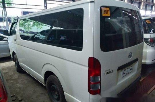 Selling White Toyota Hiace 2016 at 126000 km -4