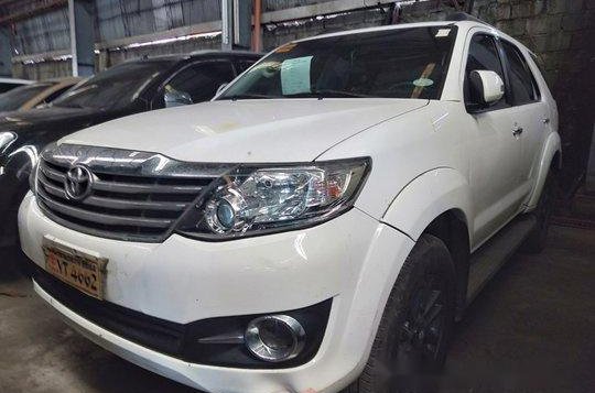 White Toyota Fortuner 2016 at 24000 km for sale -4