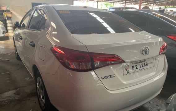 Selling White Toyota Vios 2019 in Quezon City-3