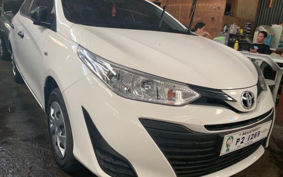 Selling White Toyota Vios 2019 in Quezon City-2