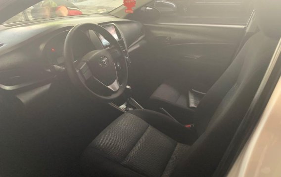 Selling White Toyota Vios 2019 in Quezon City-5