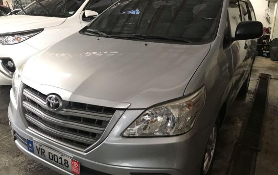 Selling Silver Toyota Innova 2015 in Quezon City-1