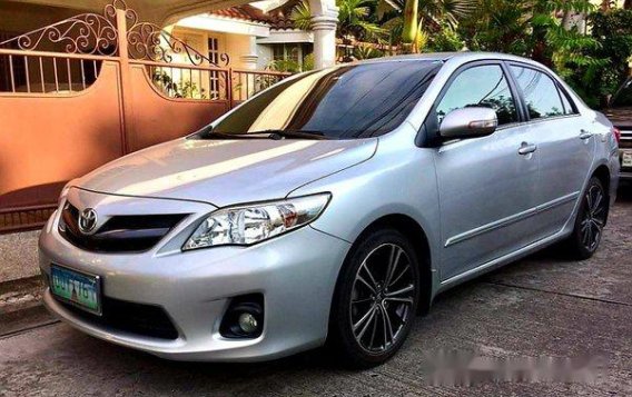 Silver Toyota Corolla Altis 2013 Manual Gasoline for sale-1