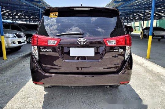 Red Toyota Innova 2017 for sale-4