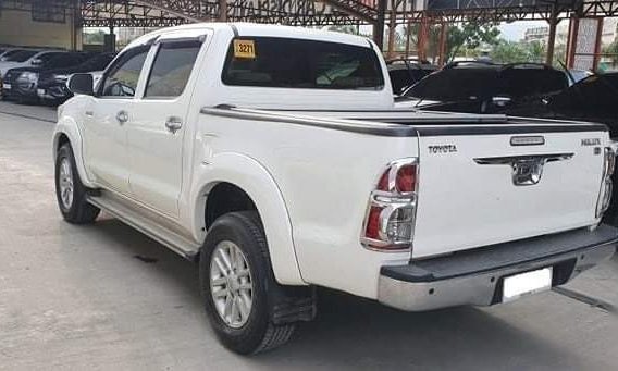2014 Toyota Hilux for sale in Mandaue -3