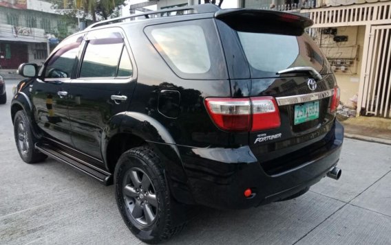 2009 Toyota Fortuner for sale in Quezon City-8