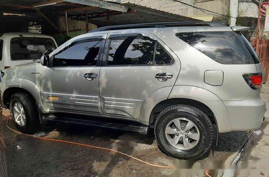 Selling Toyota Fortuner 2006 Automatic Gasoline at 176000 km -2