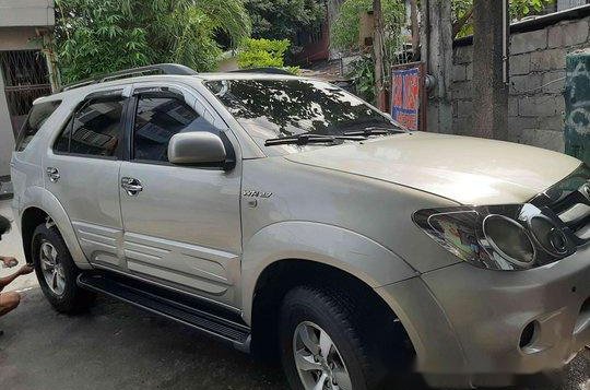 Selling Toyota Fortuner 2006 Automatic Gasoline at 176000 km -3