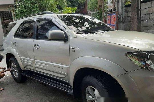 Selling Toyota Fortuner 2006 Automatic Gasoline at 176000 km -4